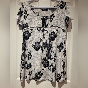 Ptp 20 JFK Top black & white flower